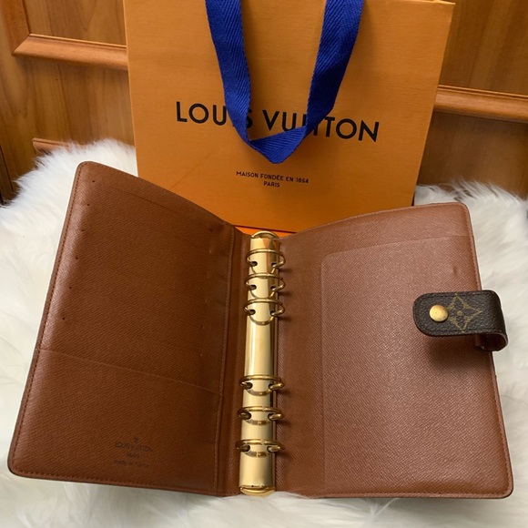 Sold✨LV MONOGRAM AGENDA MM ✨
Perfect for upcoming 2️⃣0️⃣2️⃣5️⃣😍🌷 - Picture 10 of 16
